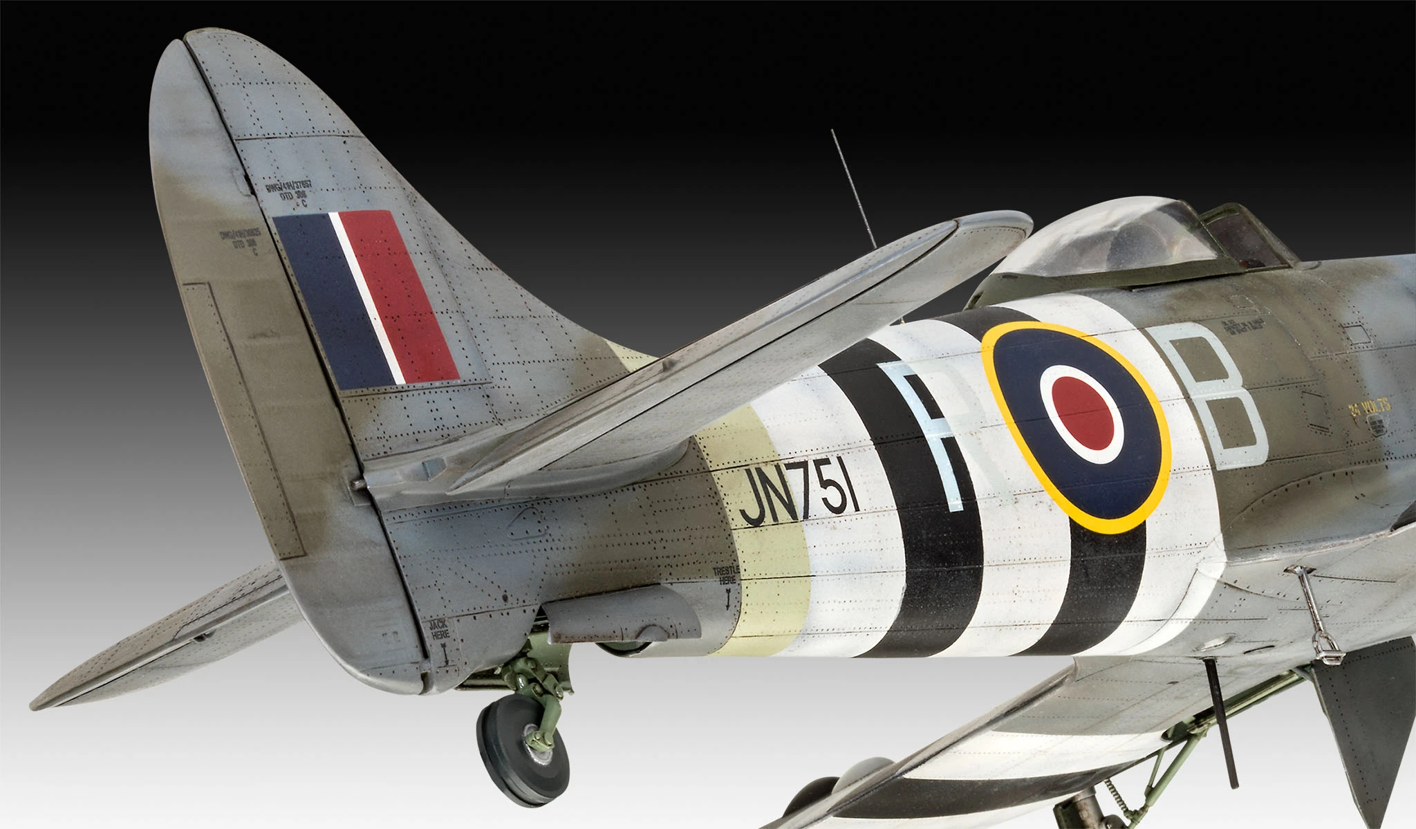REVELL 03851 1/32 HAWKER TEMPEST MK.V 3 REVELL 03851 1/32 HAWKER TEMPEST MK.V