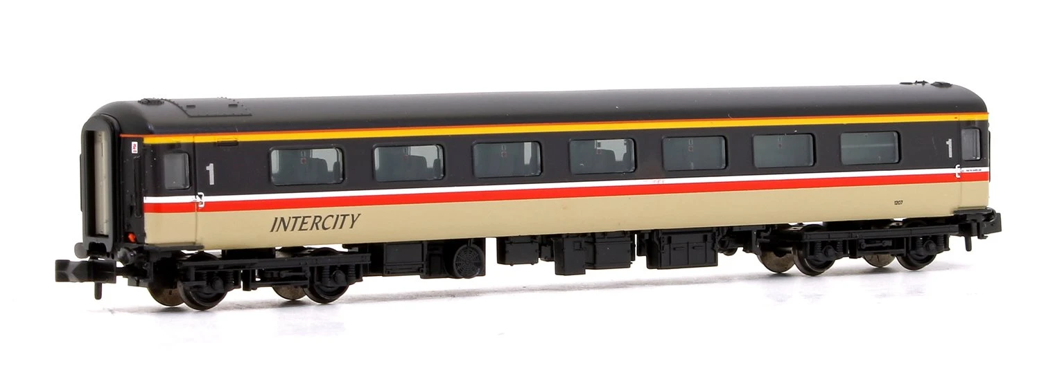 Graham Farish 374-662 BR Mk2F RFB Restaurant First Buffet BR InterCity (Swallow) 5 Graham Farish 374-662 BR Mk2F RFB Restaurant First Buffet BR InterCity (Swallow) - Image 3