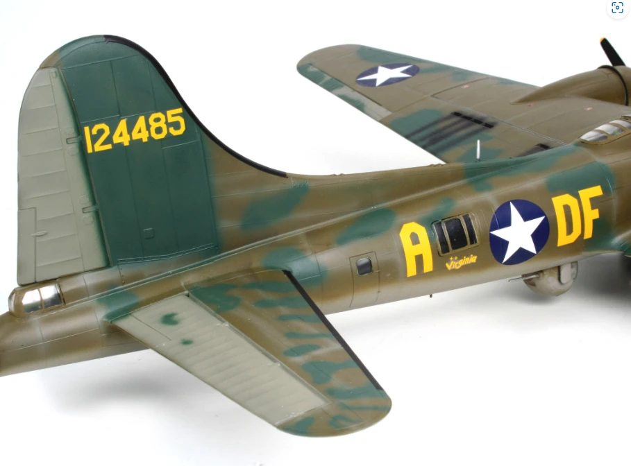 REVELL 04297 B-17F Memphis 1:48 SCALE 3 REVELL 04297 B-17F Memphis 1:48 SCALE