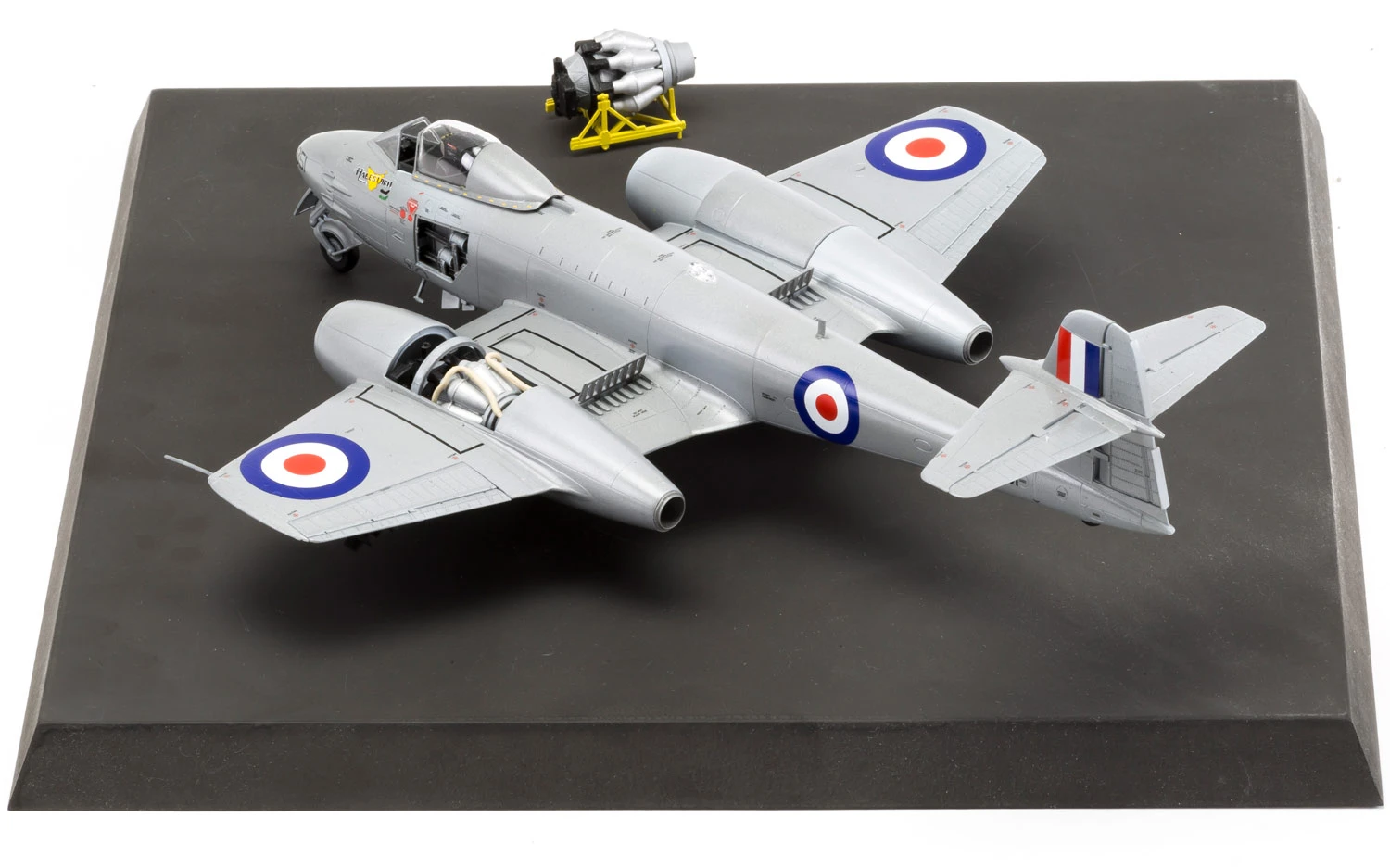 A09184 Airfix Gloster Meteor F8 Korea 1:48 Scale 8 A09184 Airfix Gloster Meteor F8 Korea 1:48 Scale - Image 6
