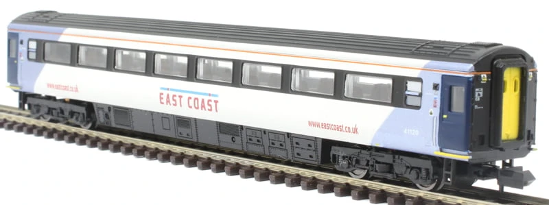 Dapol 2p-005-820 Mk3 ‘East Coast’ Livery 1st Class HST Coach ‘41120’ - Image 2