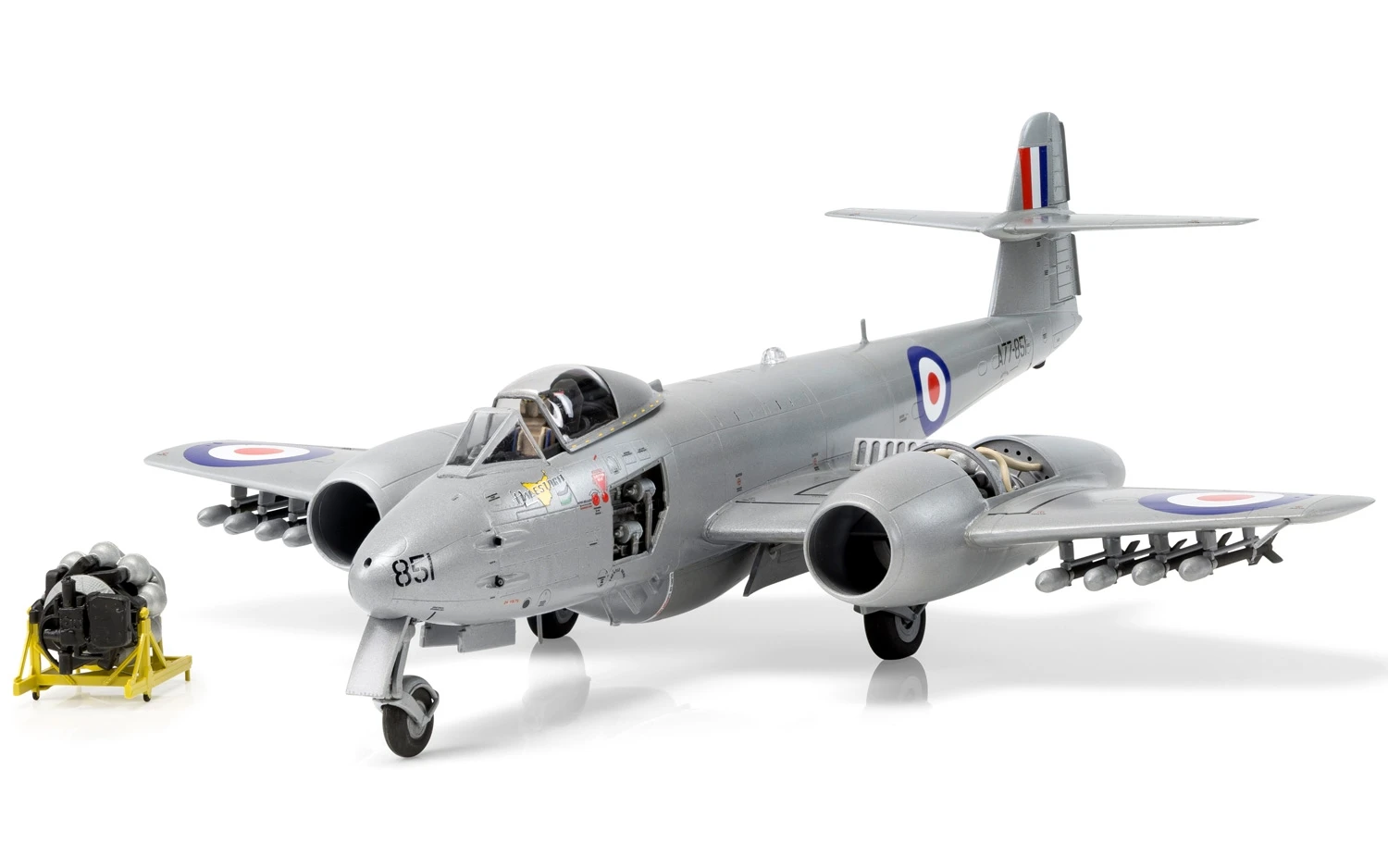 A09184 Airfix Gloster Meteor F8 Korea 1:48 Scale 4 A09184 Airfix Gloster Meteor F8 Korea 1:48 Scale - Image 2