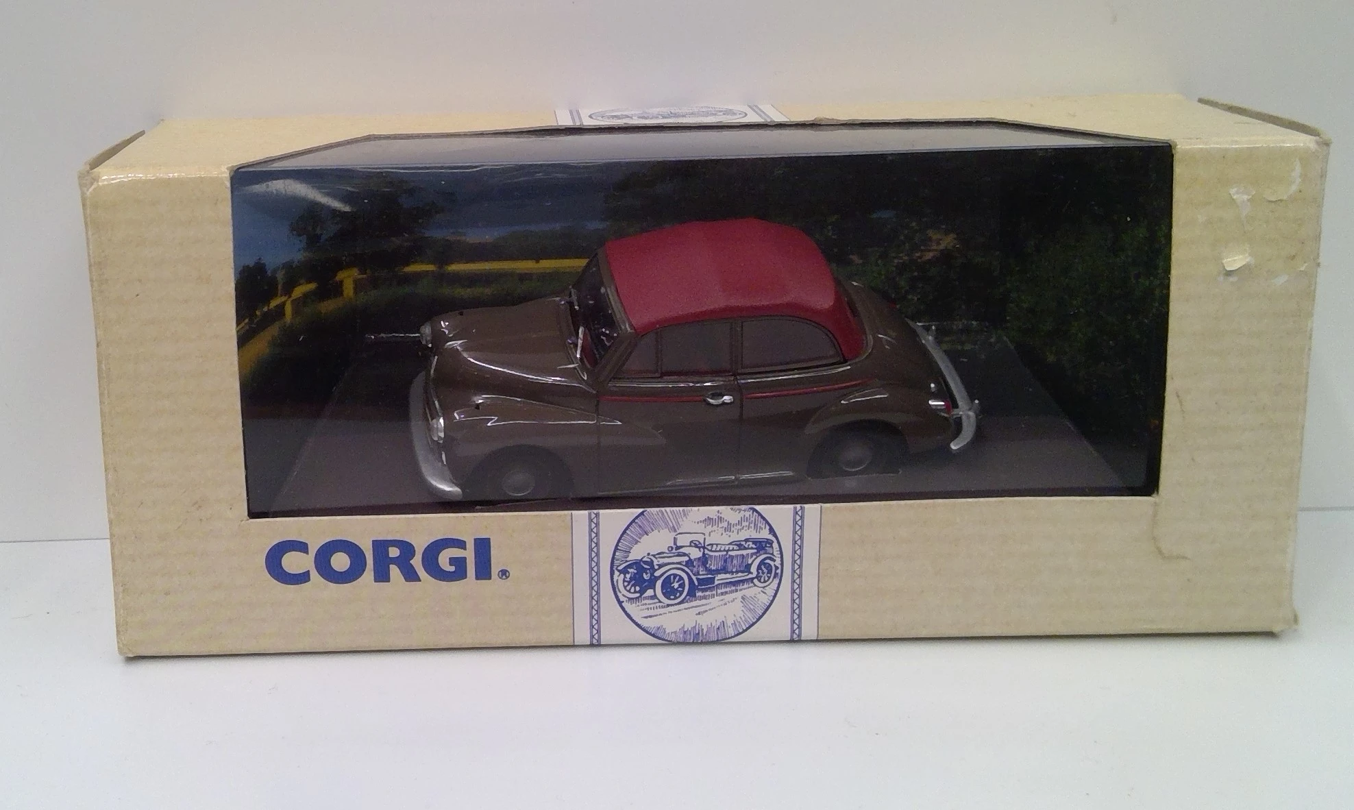 CORGI CLASSIC Morris Minor Convertible 3 CORGI CLASSIC Morris Minor Convertible