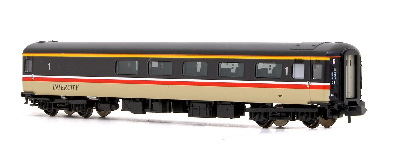 Graham Farish 374-662 BR Mk2F RFB Restaurant First Buffet BR InterCity (Swallow) 3 Graham Farish 374-662 BR Mk2F RFB Restaurant First Buffet BR InterCity (Swallow)