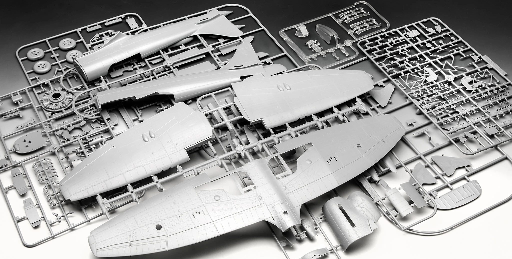 REVELL 03851 1/32 HAWKER TEMPEST MK.V 6 REVELL 03851 1/32 HAWKER TEMPEST MK.V - Image 4