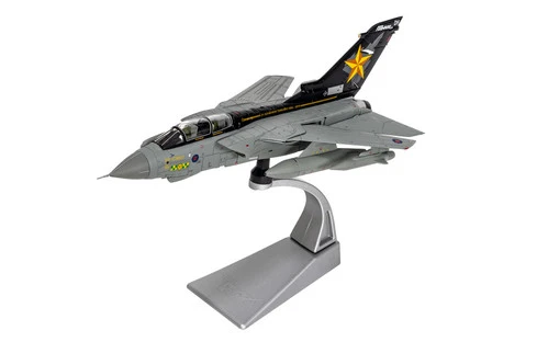 Corgi AA33621 Panavia Tornado GR.4 ‘Goldstars’ Retirement Scheme - Image 3