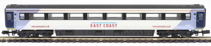 Dapol 2p-005-833 Mk3 ‘East Coast’ Livery 1st Class HST Coach ‘42150’