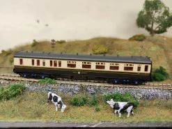 DAPOL NC-016A Collet 3rd 1086 GWR Hawksworth Coach -Warlordgames Shop e7efcb90e360dbd48c1e62518e211dde