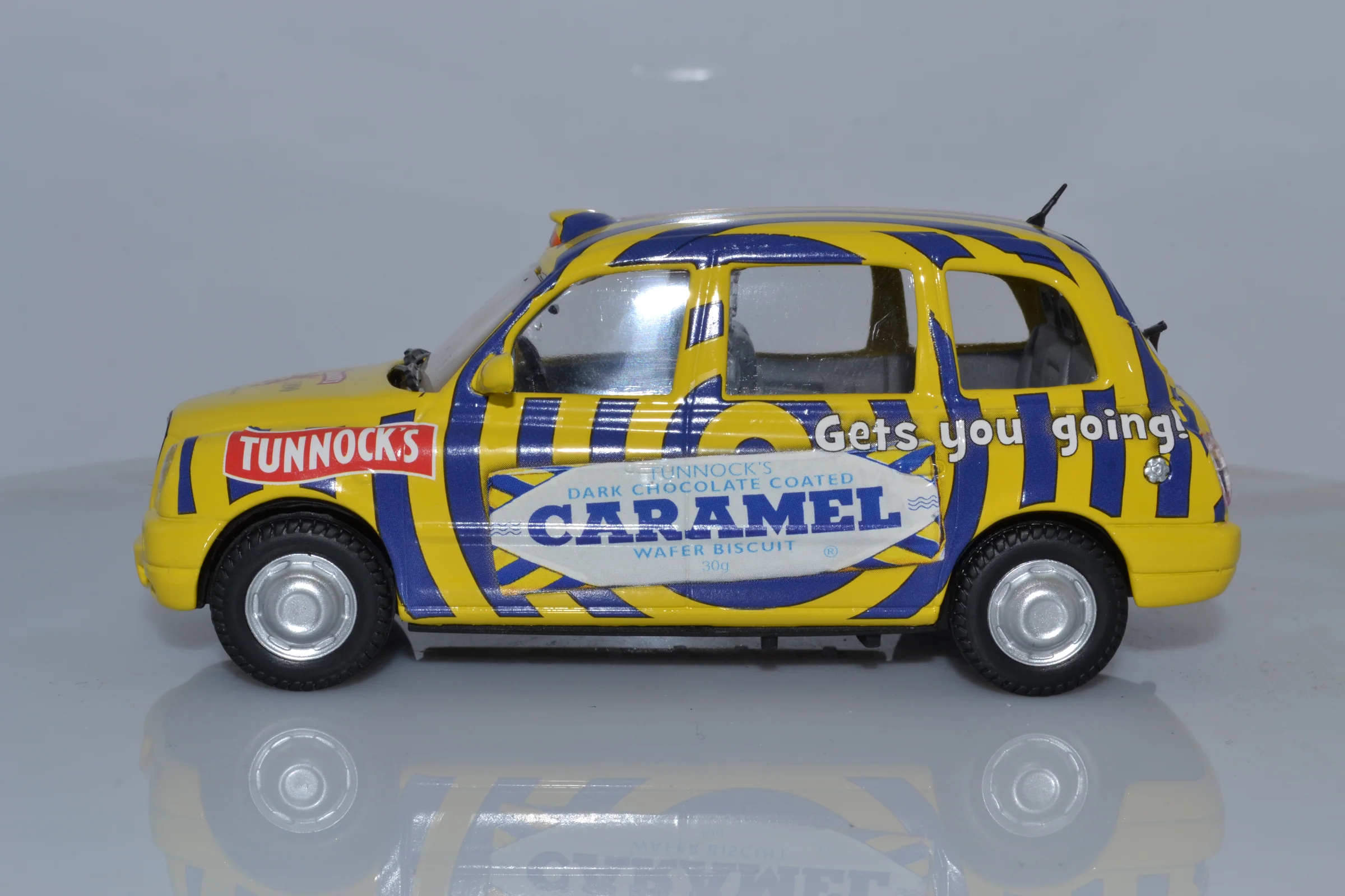 Oxford Diecast 43TX4009 Tunnocks TX4 Taxi 3 Oxford Diecast 43TX4009 Tunnocks TX4 Taxi
