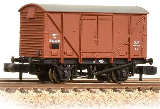 Graham Farish 377-625B BR 12T Ventilated Fruit Van BR Bauxite (Early) 4 Graham Farish 377-625B BR 12T Ventilated Fruit Van BR Bauxite (Early) - Image 2