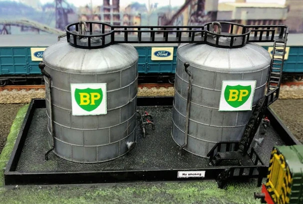 Kestrel GAUGEMASTER GMKD1009 OIL STORAGE TANKS (2) 1:148 Scale, N Scale 3 Kestrel GAUGEMASTER GMKD1009 OIL STORAGE TANKS (2) 1:148 Scale, N Scale