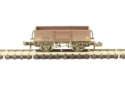 Alternative view of Graham Farish 377-955 13 Ton High Sided Steel Wagon (Chain Pockets) BR Bauxite