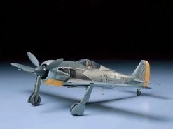 Tamiya 61037 Focke-Wulf Fw190 A-3 1:48 Scale -Warlordgames Shop fd9c280c1a26362522eb0aa943755483